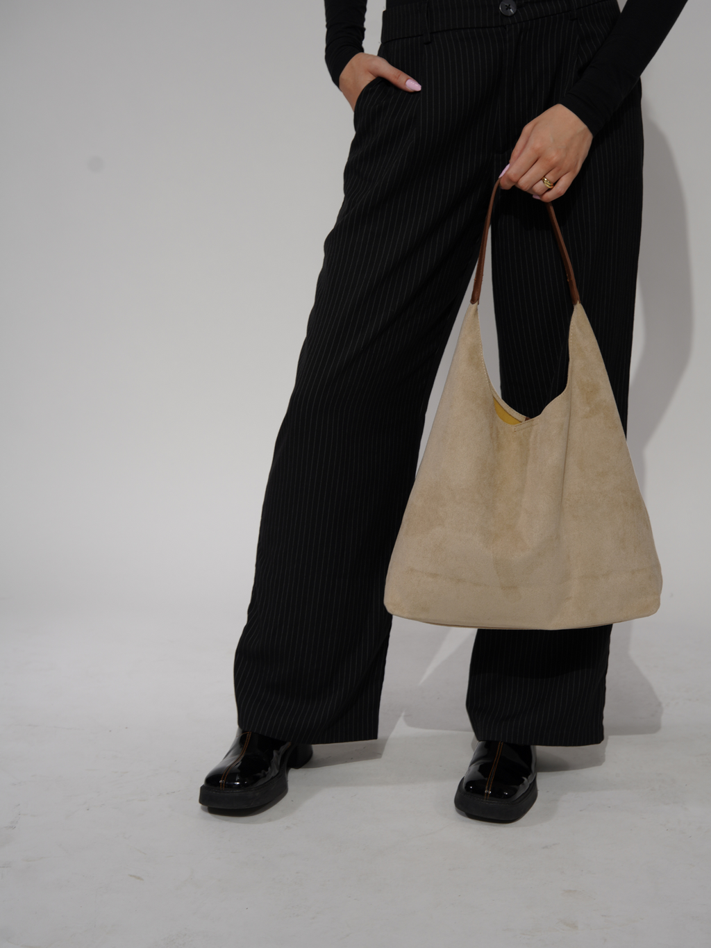 Timeless Leather Tote for Everyday Use