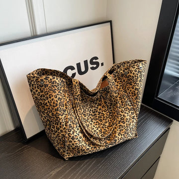 Chic Leopard Print Shoulder Bags